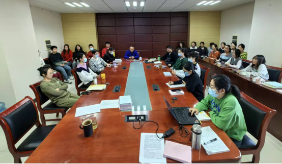 食用菌团队召开2023年研究生科研工作总结会.png