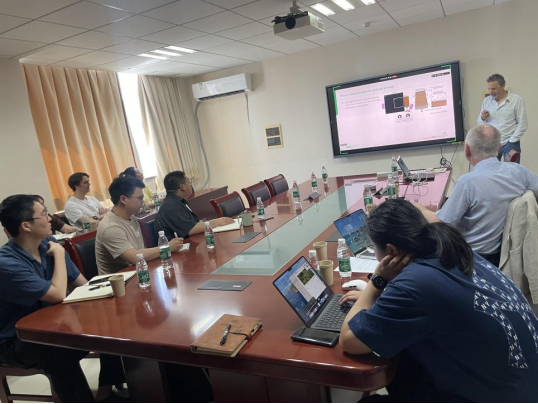 德国奥格斯堡大学教授开展学术报告.png