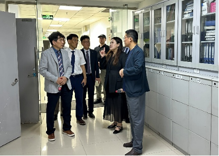 韩国农村振兴厅次长金相炅一行参观国家菌种资源库2.png